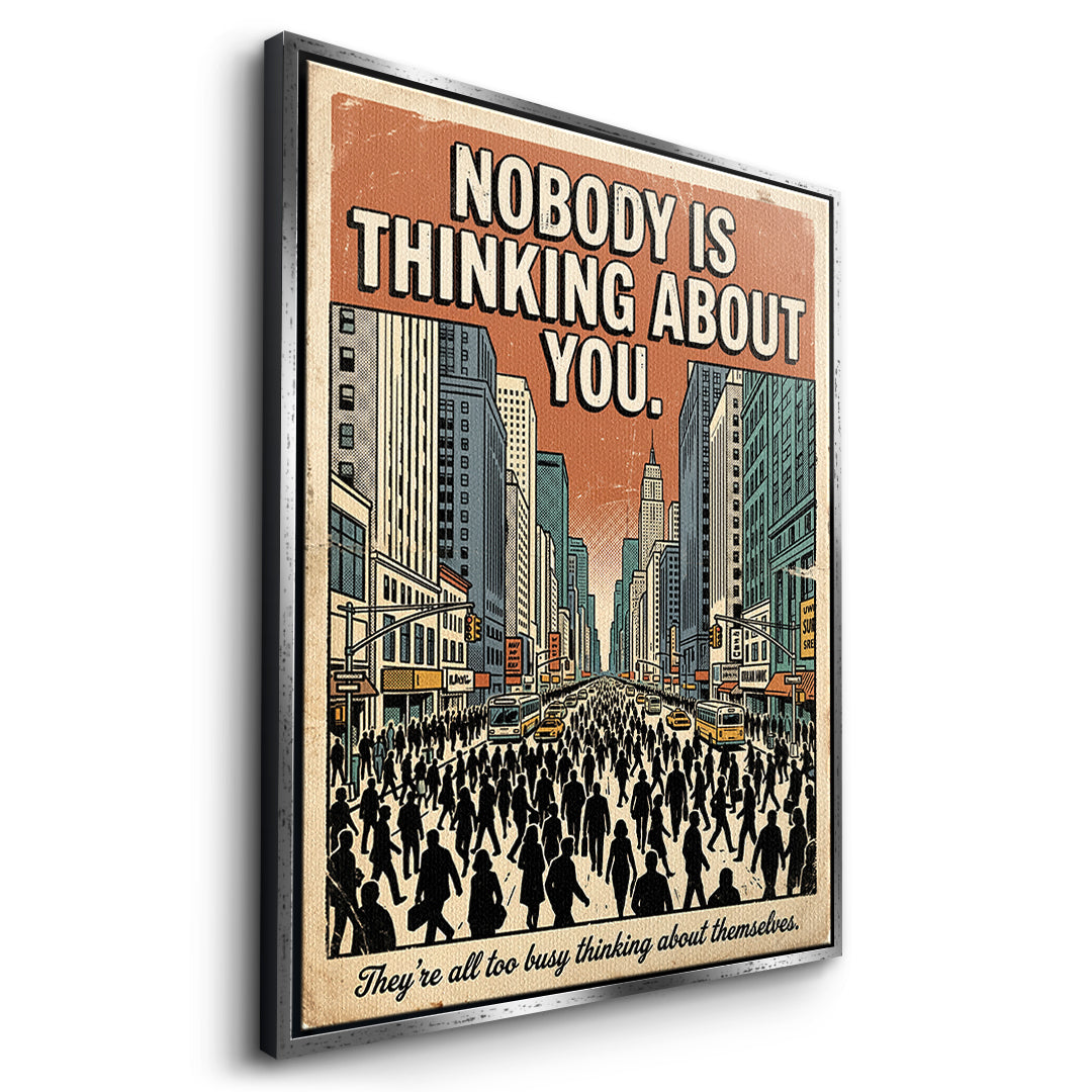 Seitenansicht des Leinwandbilds Nobody Is Thinking About You im silbernen Rahmen