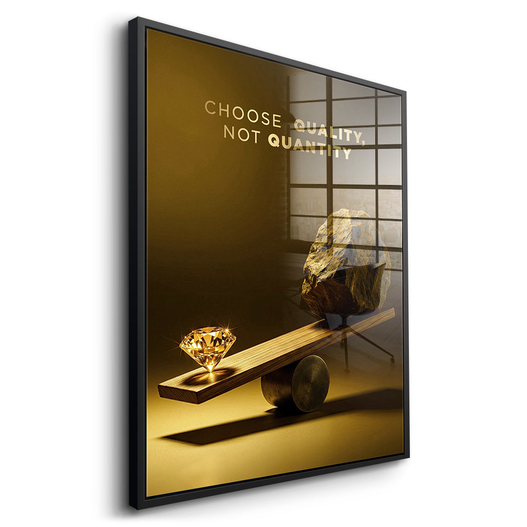 Seitenansicht des Acrylglasbilds Choose Quality Gold Edition im schwarzen Rahmen