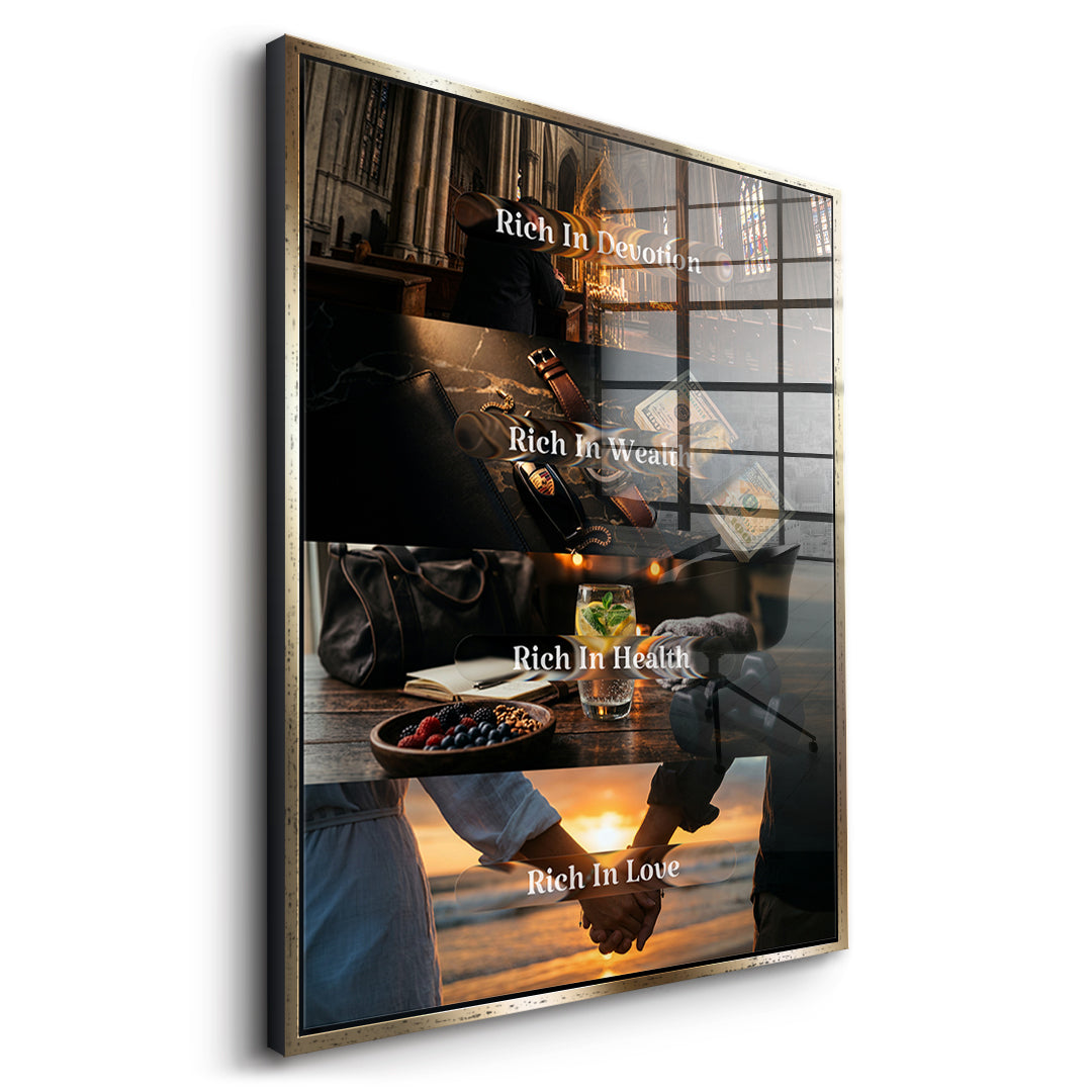 Seitenansicht des Acrylglasbilds Rich In Life im goldenen Rahmen