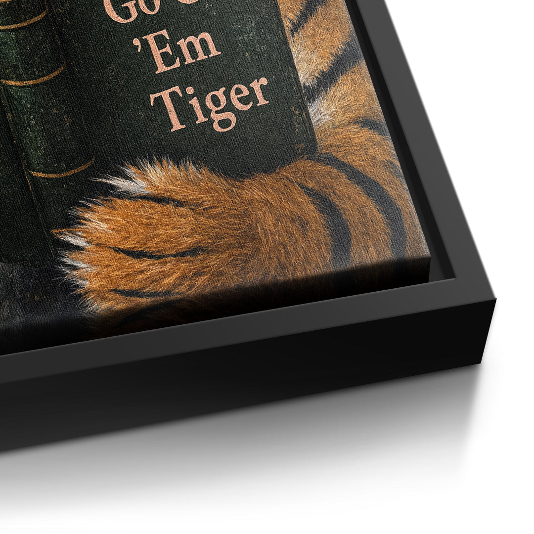Detailaufnahme der Leinwandstruktur, Go Get 'Em Tiger im schwarzen Rahmen