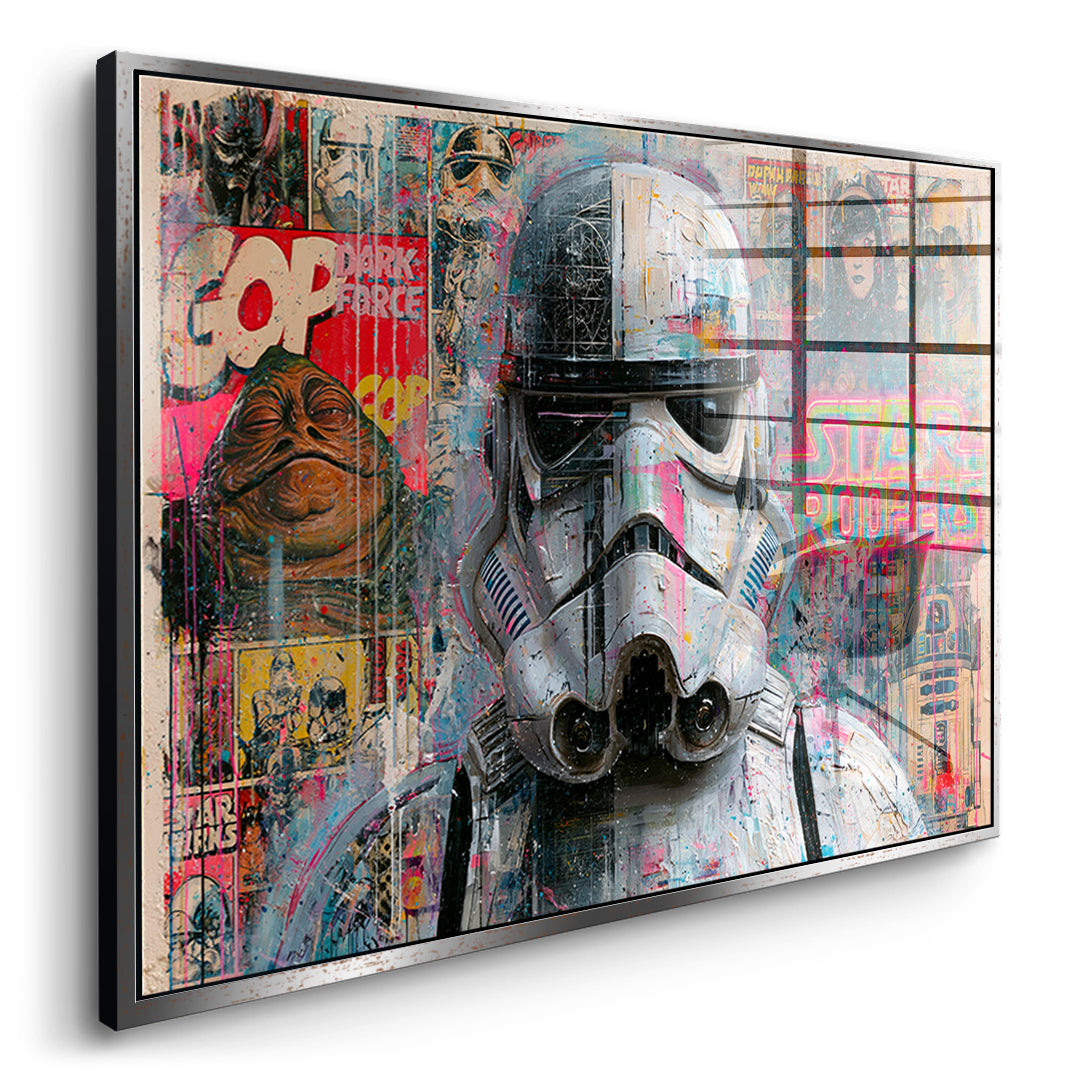 Seitenansicht des Acrylglasbilds Neon Trooper im silbernen Rahmen