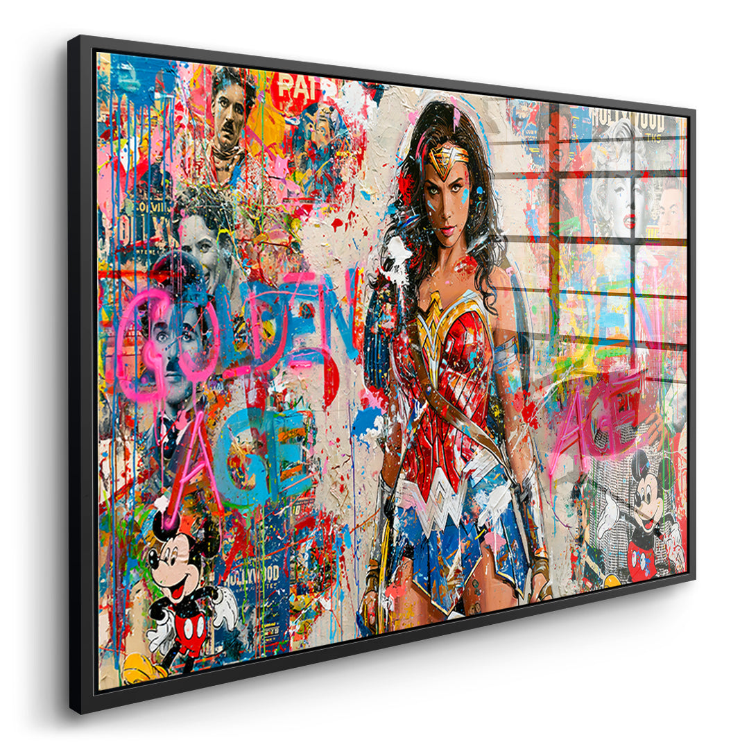 Seitenansicht des Acrylglasbilds Golden Age Heroine im schwarzen Rahmen