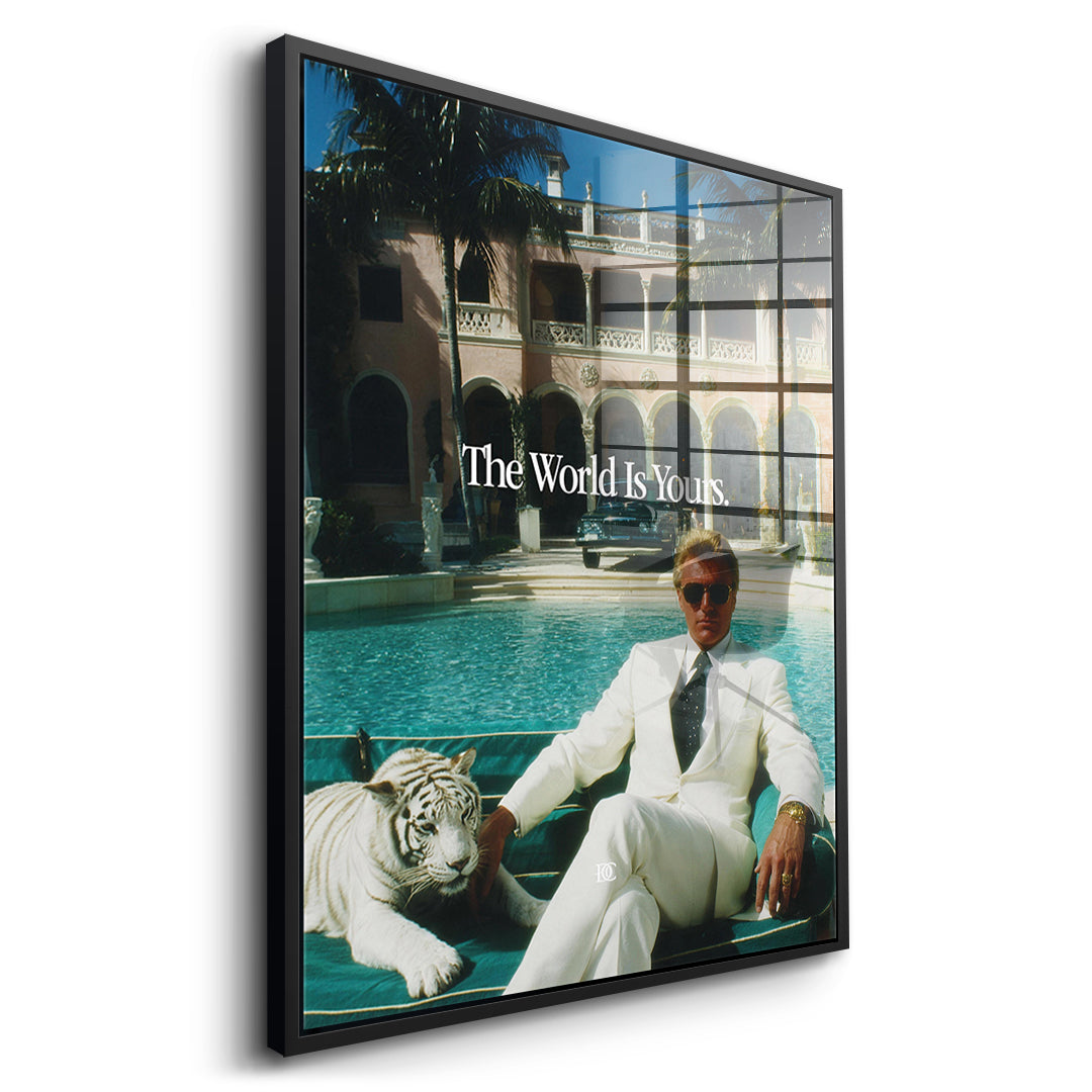 Seitenansicht des Acrylglasbilds The World Is Yours Tiger im schwarzen Rahmen
