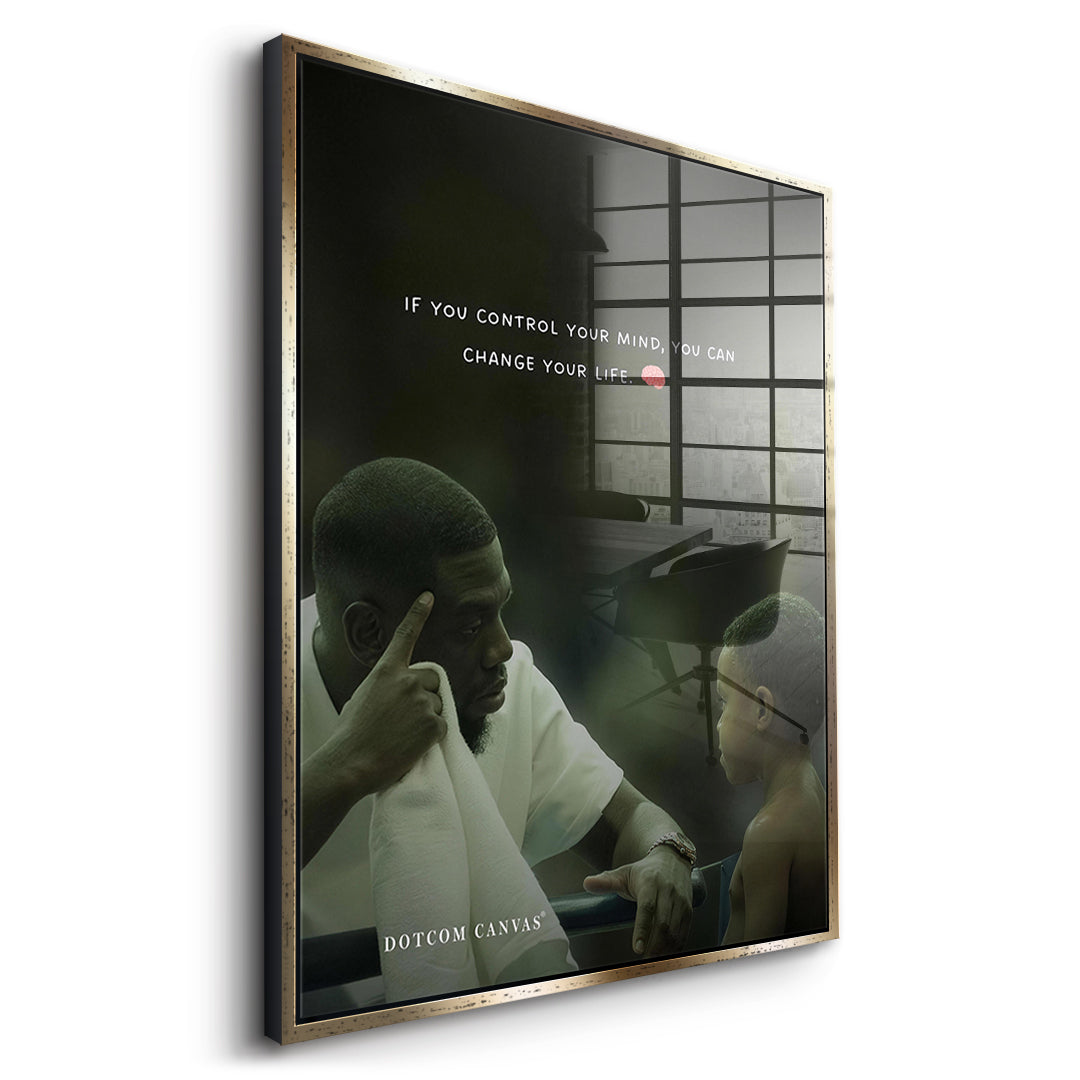 Seitenansicht des Acrylglasbilds Control Your Mind im goldenen Rahmen