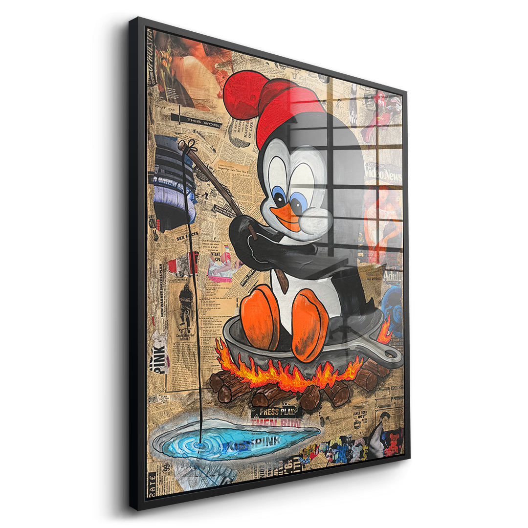 Seitenansicht des Acrylglasbilds Hot Pan Penguin im schwarzen Rahmen