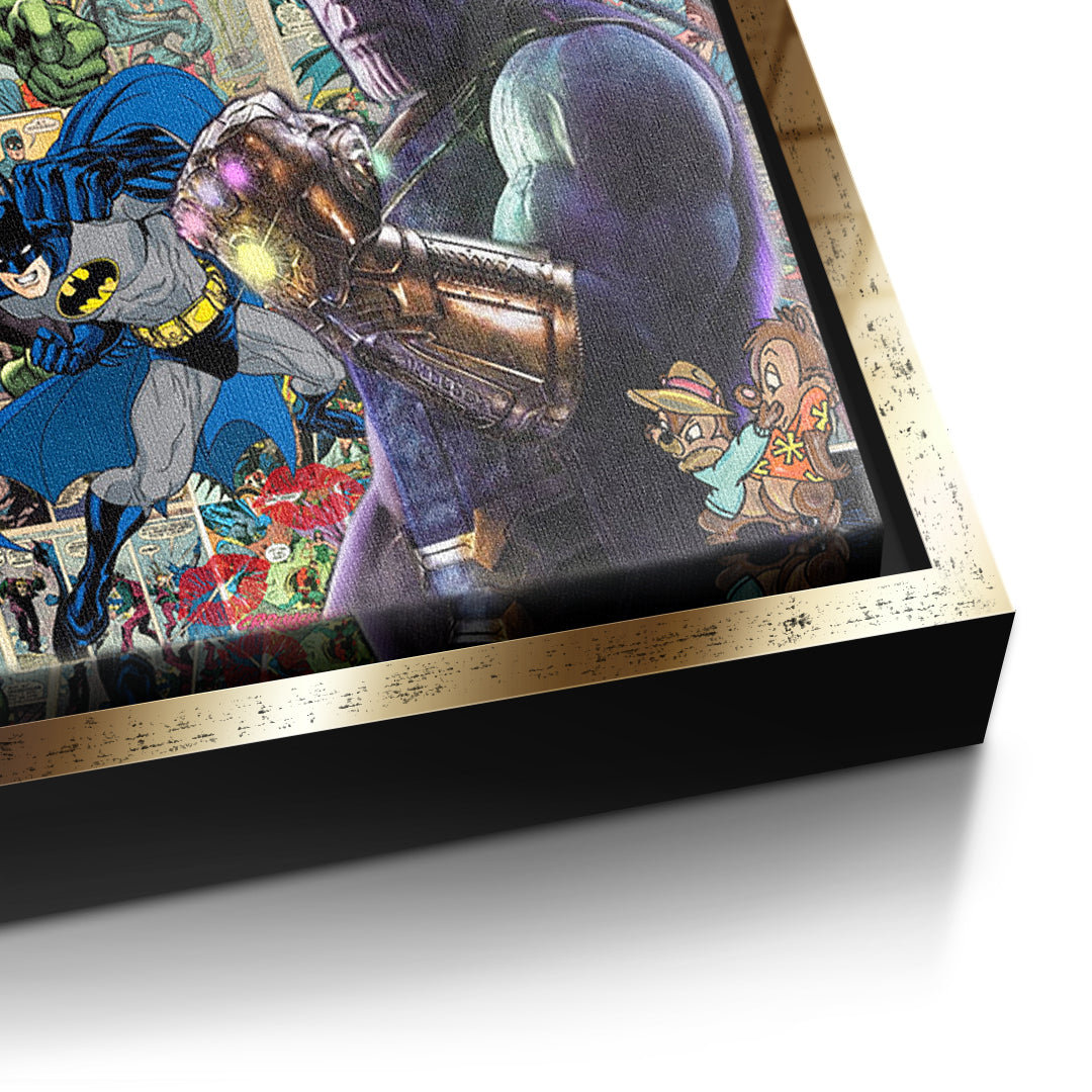 Detailaufnahme der Leinwandstruktur, Superhero Collage im goldenen Rahmen