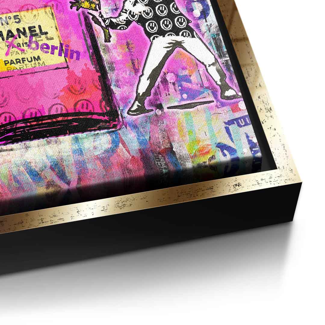 Snoopy meets Chanel