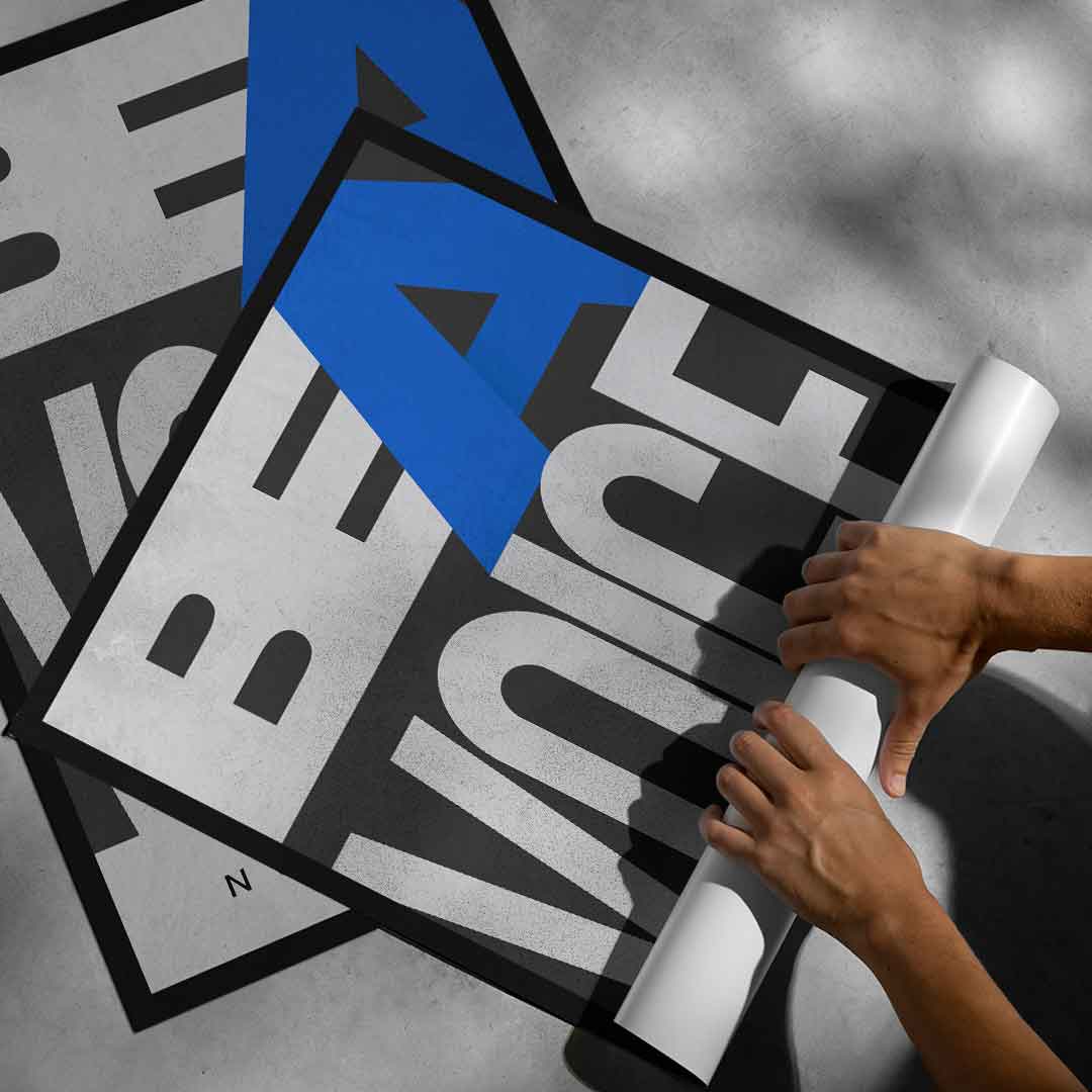 BĄDŹ GŁOSEM, NIE ECHEM – plakat