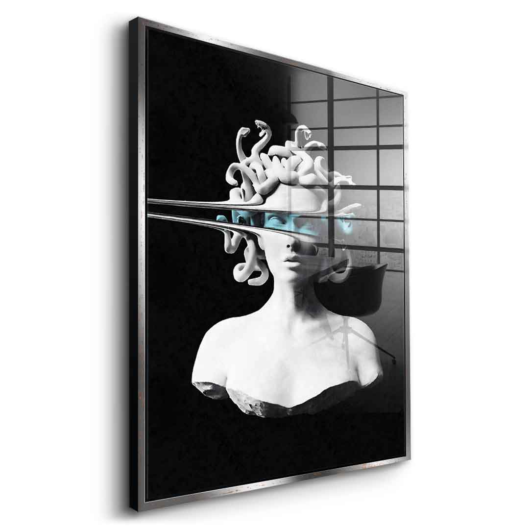 DOTCOMCANVAS® Portrait of Medusa Acrylglasbild – Seitenansicht goldener Rahmen