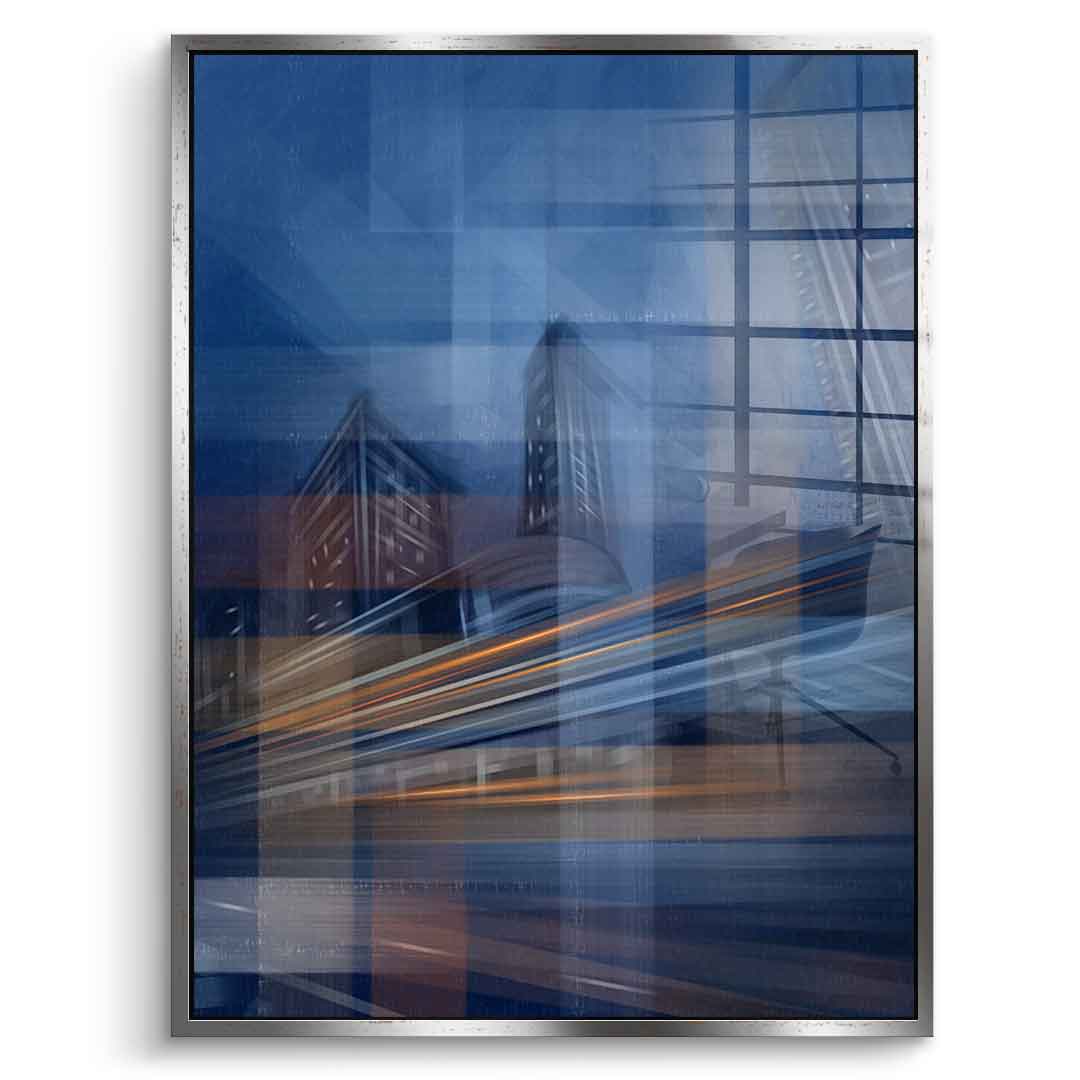 Moving City Glass - Acrylglasbild Silberner Rahmen