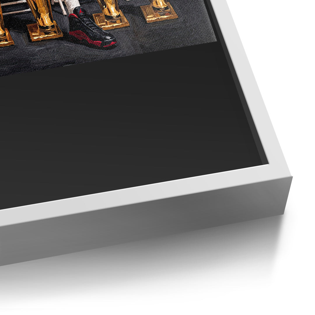 detail white frame