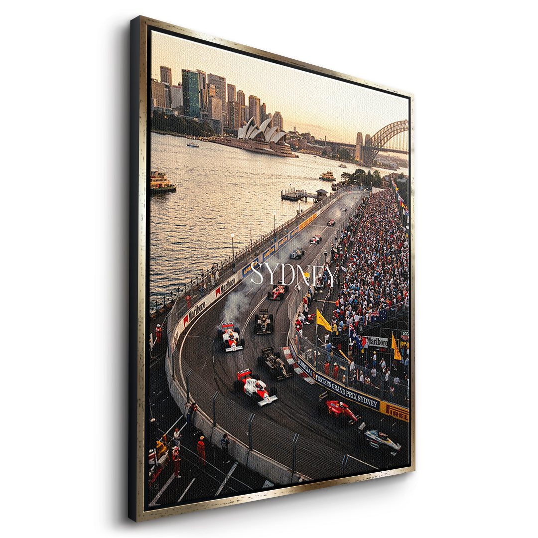 Sydney F1 Leinwandbild – Seitenansicht goldener Rahmen